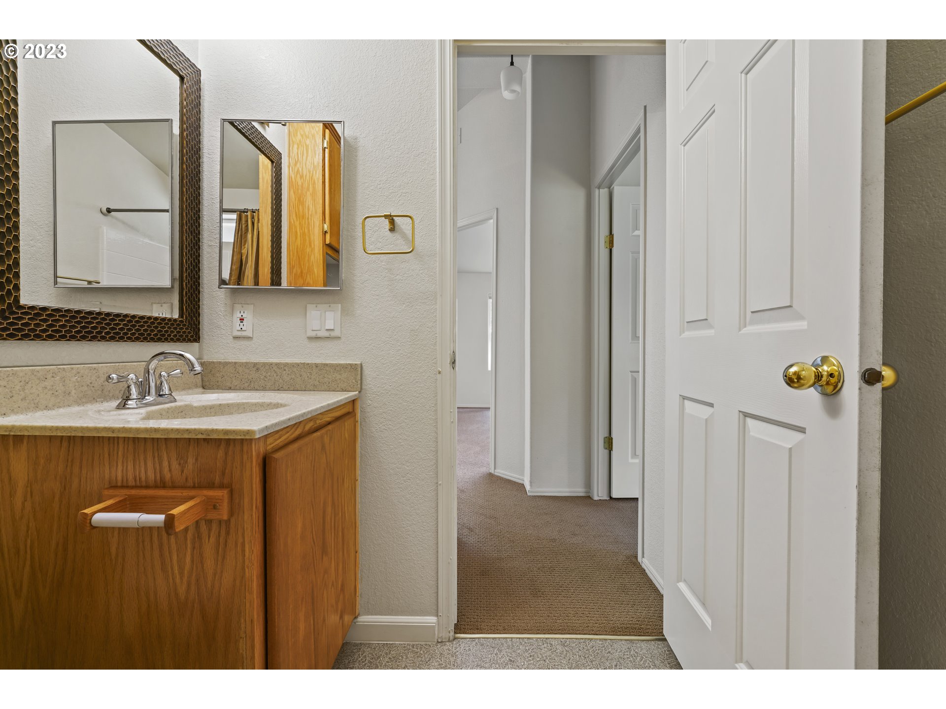 31861 Owl Road Eugene, OR 97405 - Photo 30 of 38 a bathroom with a sink and a mirror
