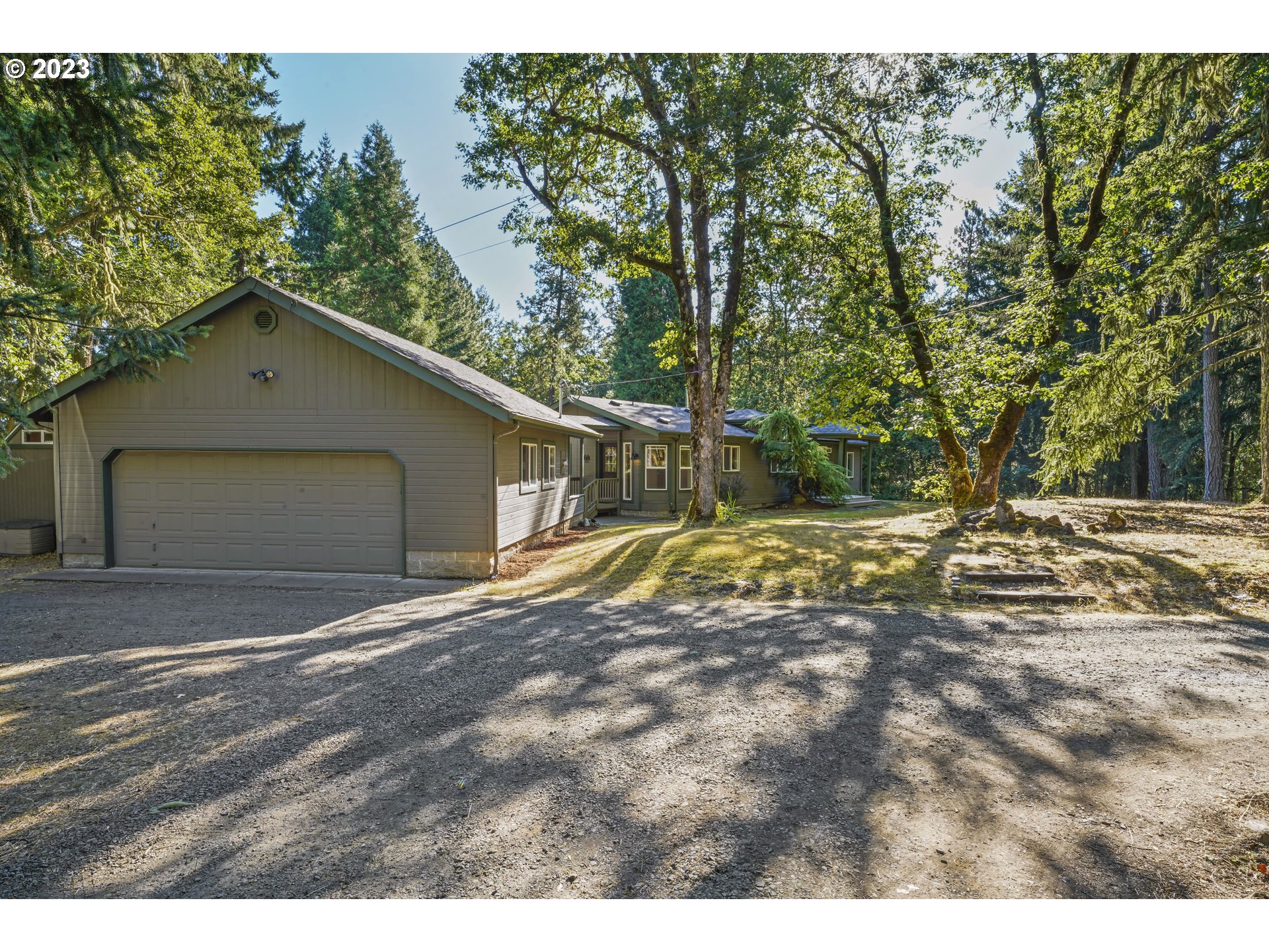 31861 Owl Road Eugene, OR 97405 - Photo 32 of 38 a view of backyard of house