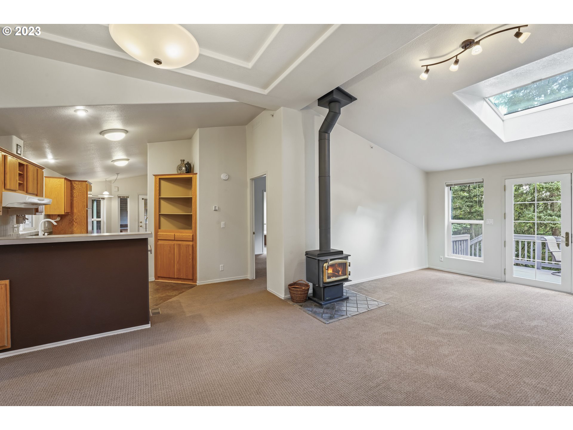 31861 Owl Road Eugene, OR 97405 - Photo 10 of 38 a view of kitchen with furniture and a window