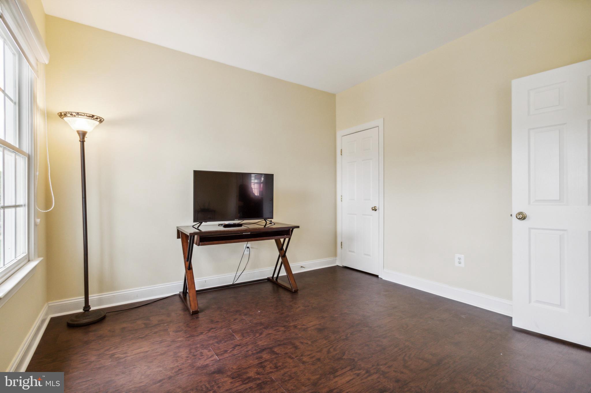 16000 Tryon Way Gainesville, VA 20155 - Photo 66 of 126 Walk-in Closet