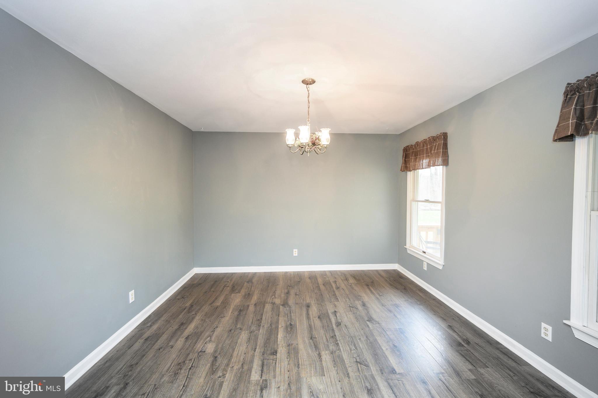 12489 Tower Road Unionville, VA 22567 - Photo 24 of 46 Dining room