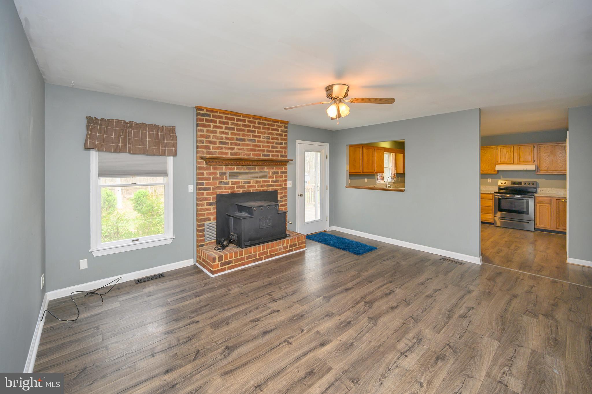 12489 Tower Road Unionville, VA 22567 - Photo 27 of 46 Living Room
