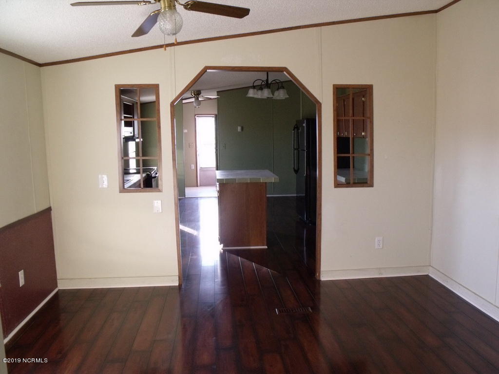 2580 Bailey Road Williamston, NC 27892 - Photo 3 of 20 30 LIVING