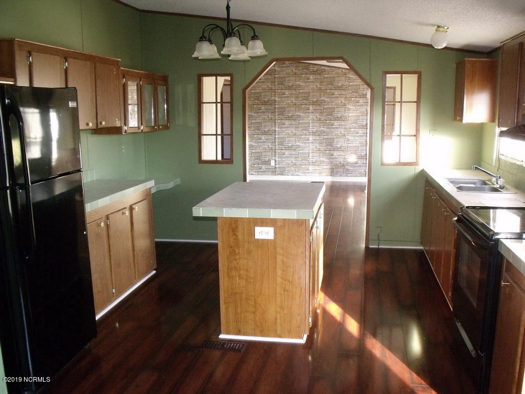 2580 Bailey Road Williamston, NC 27892 - Photo 7 of 20 42 KITCHEN