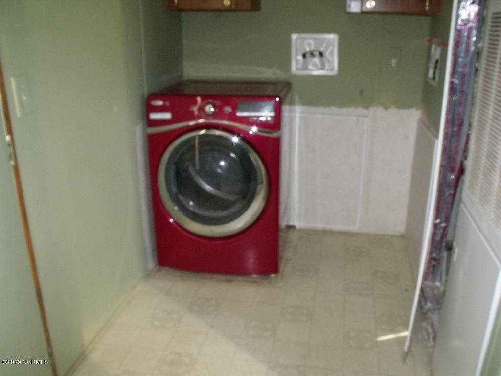 2580 Bailey Road Williamston, NC 27892 - Photo 10 of 20 50 LAUNDRY