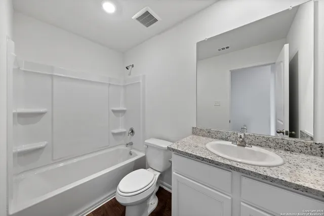 $319,900 | 16024 Stratford Cove, Lytle, TX 78052