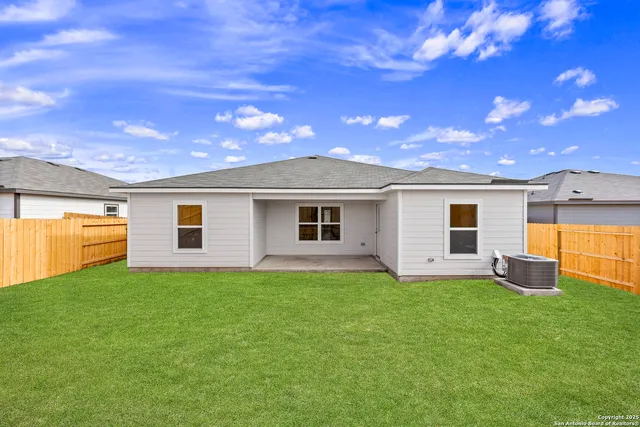 $319,900 | 16024 Stratford Cove, Lytle, TX 78052