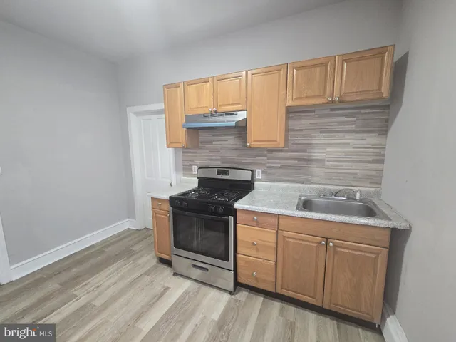 $950 | 5526 North Mascher Street, Philadelphia, PA 19120