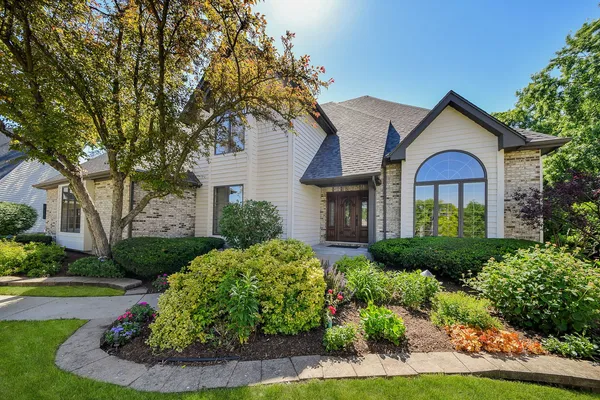 103 Hawkins Circle, Wheaton, IL 60189