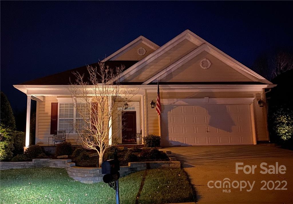 2336 Jade Lane Fort Mill, SC 29708 - Photo 41 of 41 a front view of house with yard