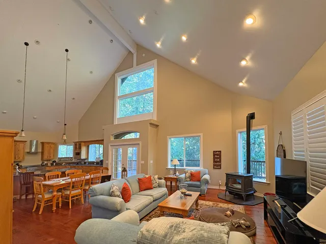 $559,000 | 20015 Pine Mountain Drive, Groveland, CA 95321