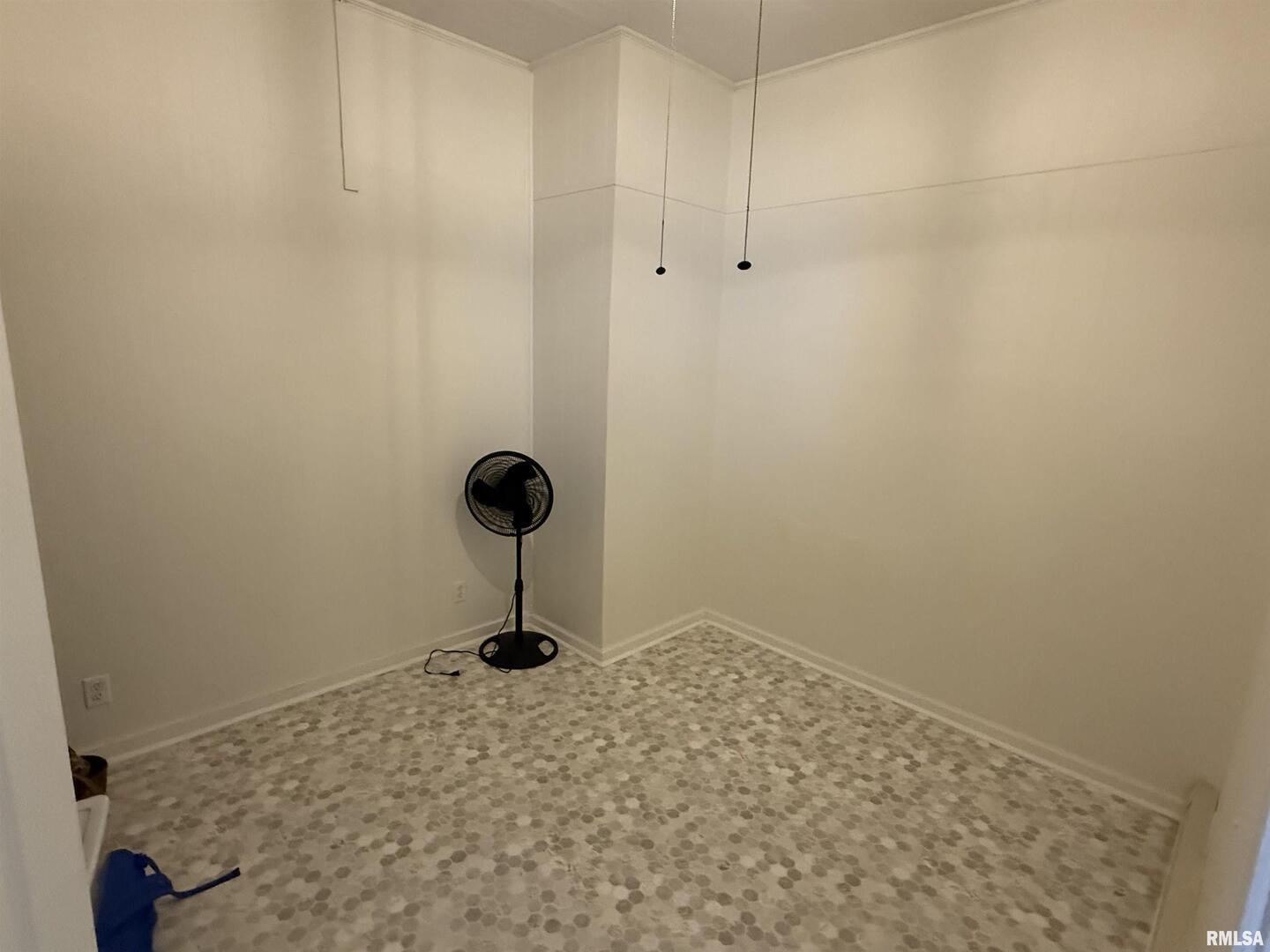 1100 Catherine Street Metropolis, IL 62960 - Photo 15 of 64 a view of a small space