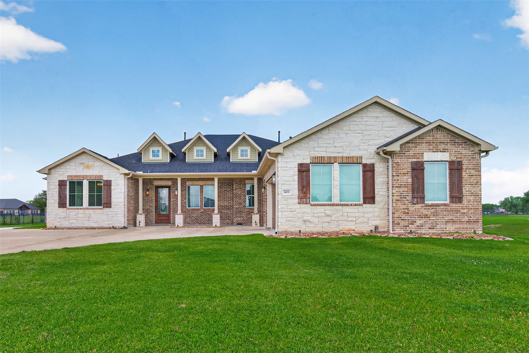 803 Lily Lane Rosharon, TX 77583 - Photo 9 of 36