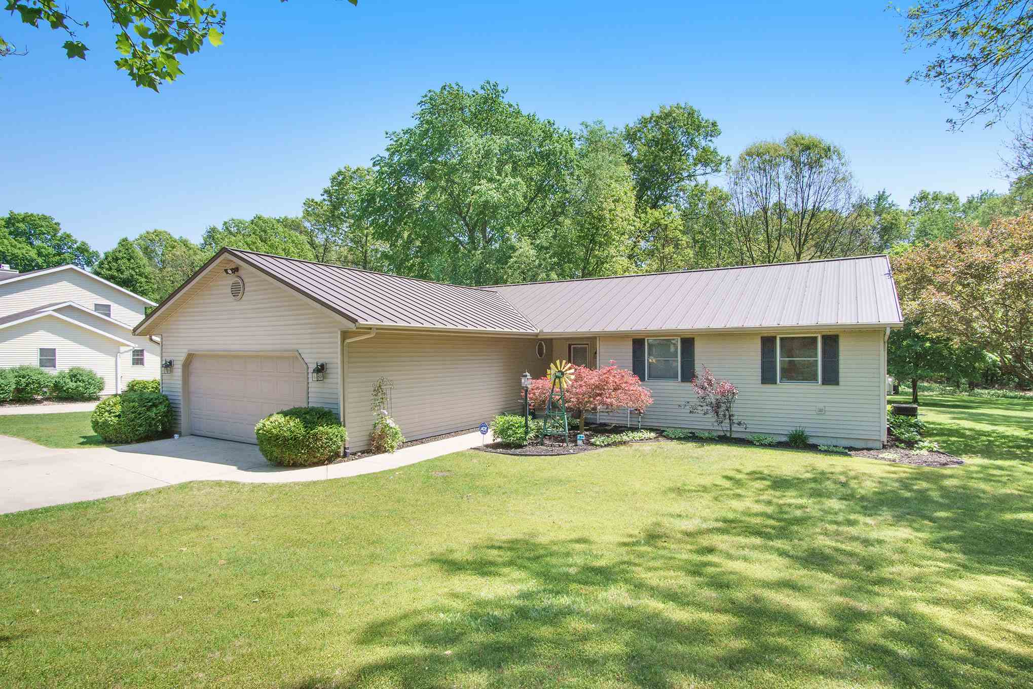 19470 Stateline Road South Bend, IN 46637 - Photo 1 of 23 Gallery Image 1