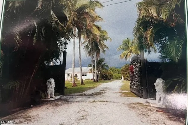 $1,000 | Undisclosed Address, Bokeelia, FL 33922