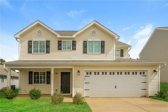 $2,175 | 3915 Bissett Way, Greensboro, NC 27405