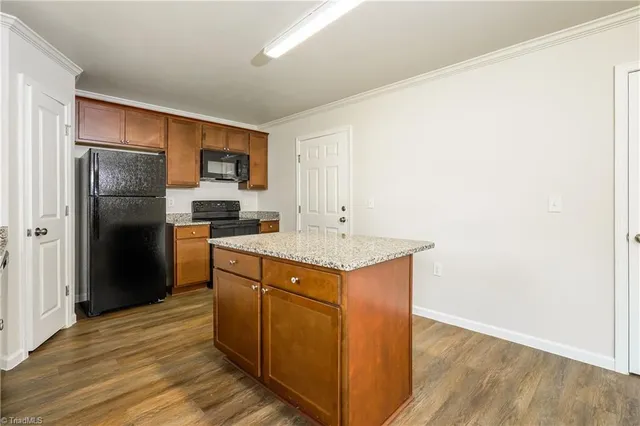 $2,175 | 3915 Bissett Way, Greensboro, NC 27405