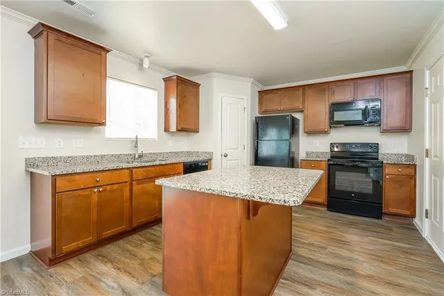 $2,175 | 3915 Bissett Way, Greensboro, NC 27405