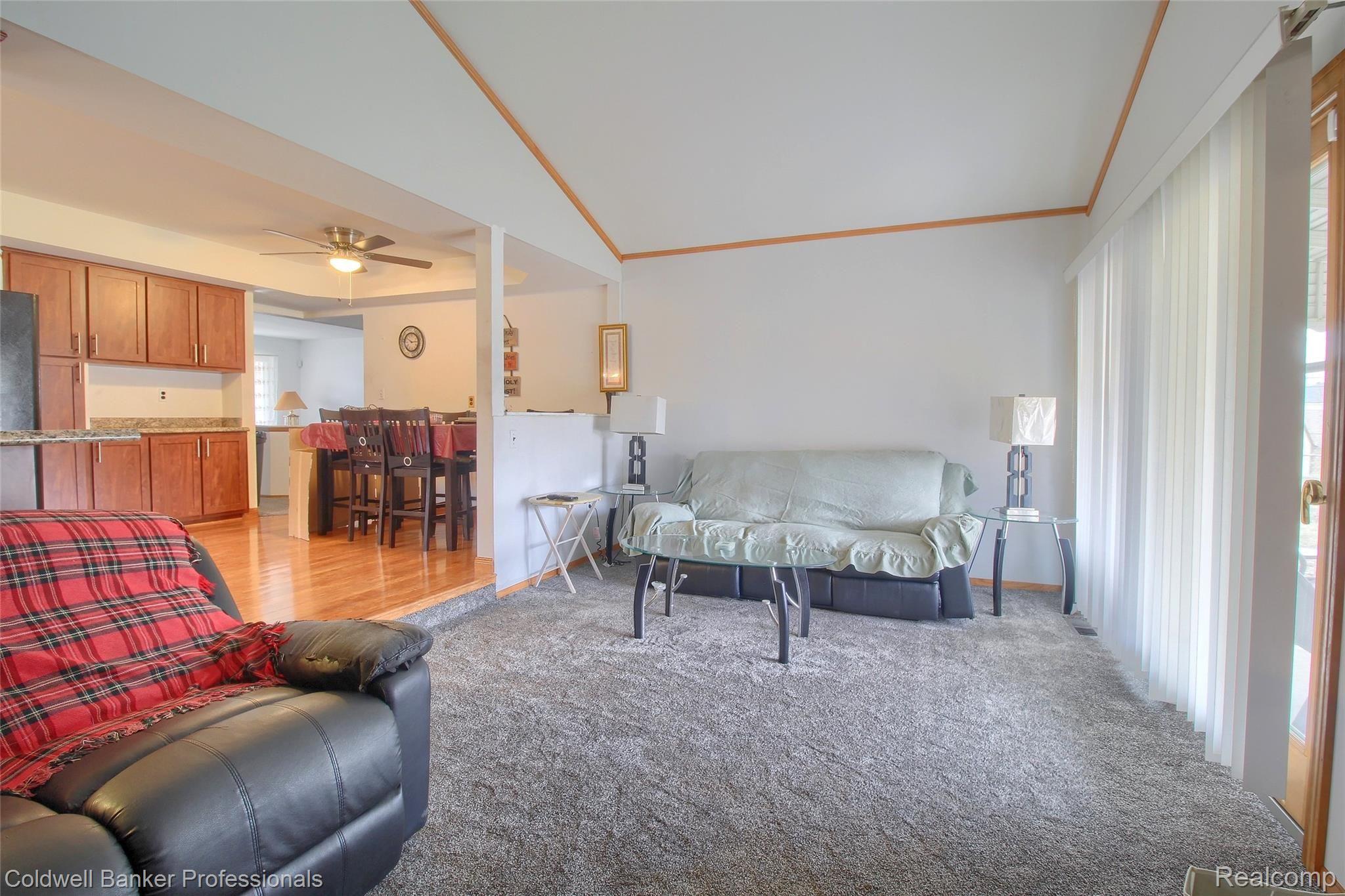 14115 Martin Road Warren, MI 48088 - Photo 11 of 28 11-Family Room 2nd View.jpg