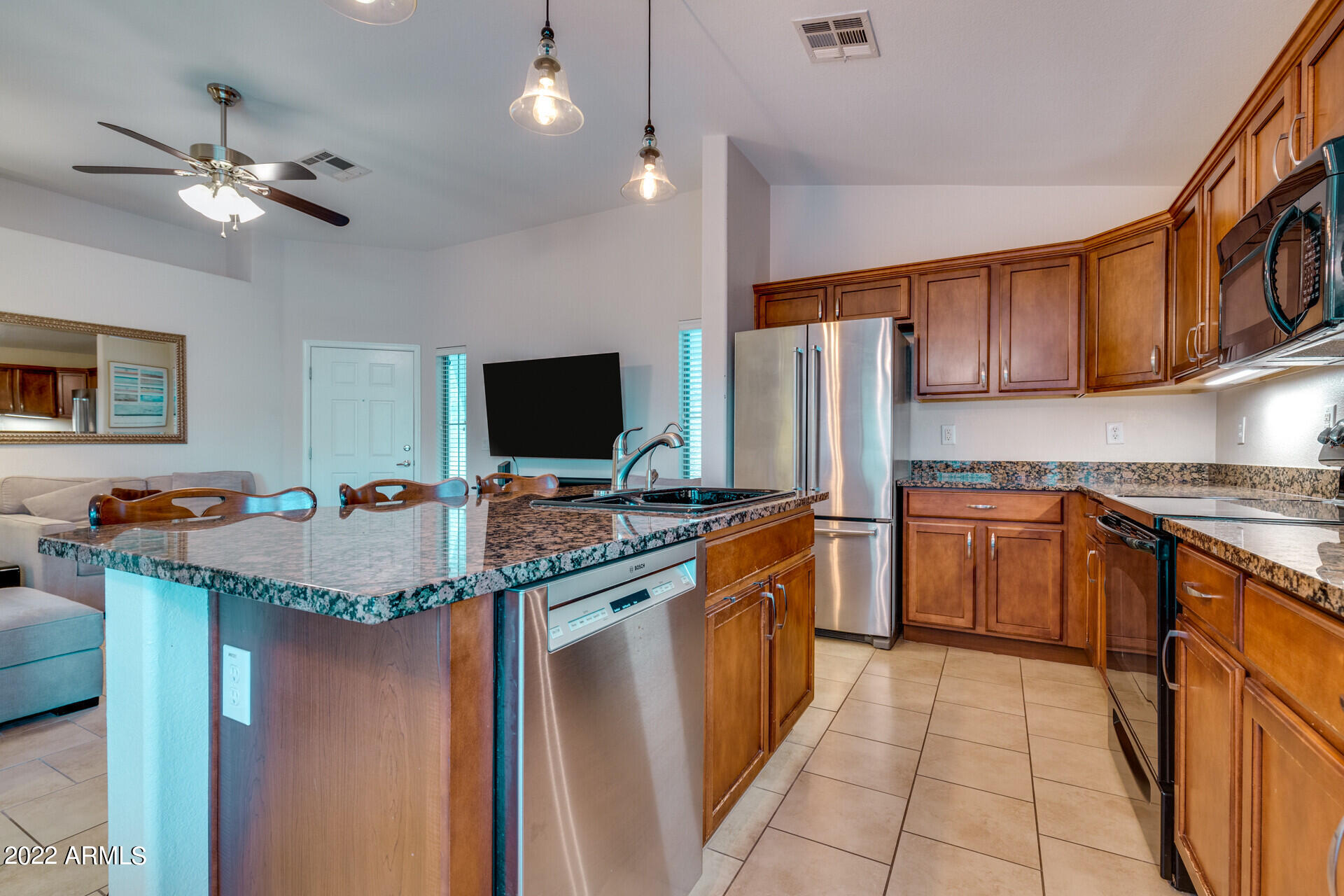 2725 East Mine Creek Road, Unit 1225 Phoenix, AZ 85024 - Photo 13 of 40 13_2725EMineCreekRdUnit122513_mls