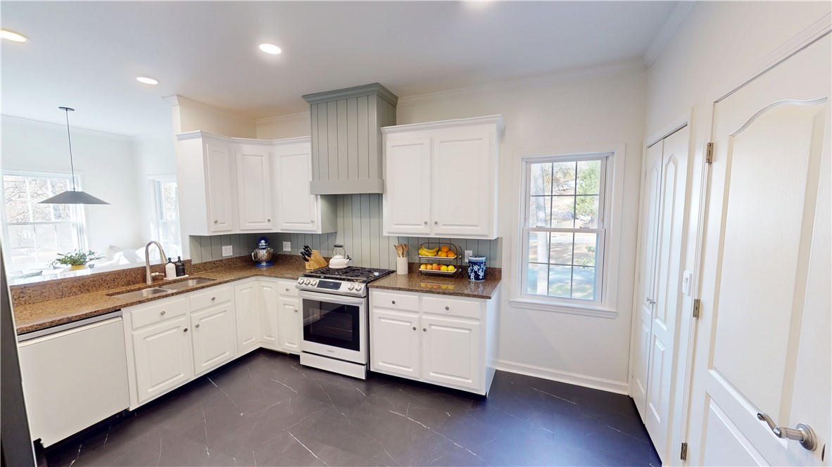 15046 Beacon Ridge Drive Seneca, SC 29678 - Photo 10 of 33