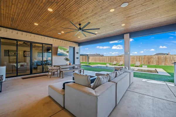 $1,125,000 | 7722 47th Street, Lubbock, TX 79407