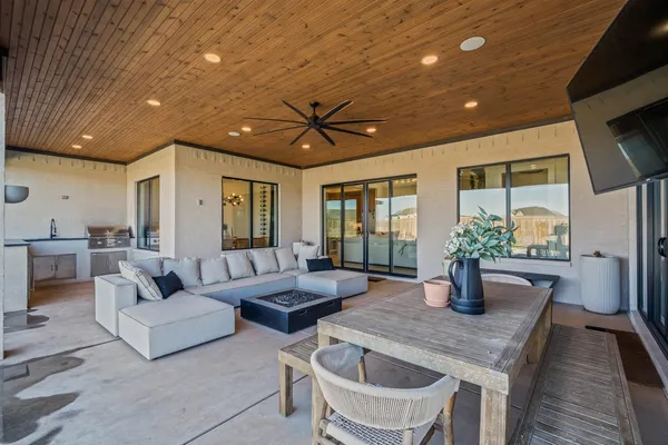 $1,125,000 | 7722 47th Street, Lubbock, TX 79407