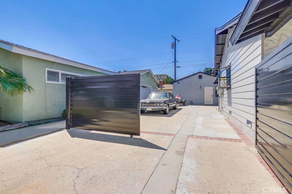 1260 East Turin Avenue, Unit B Anaheim, CA 92805 - Photo 12 of 14 a house view with a outdoor space
