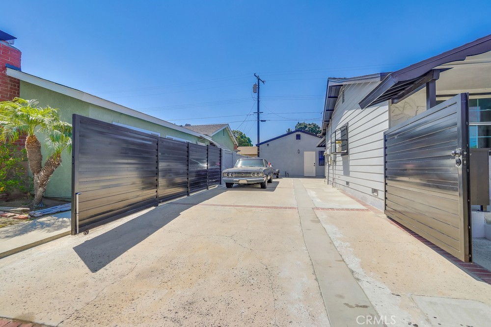 1260 East Turin Avenue, Unit B Anaheim, CA 92805 - Photo 13 of 14 a house view with a outdoor space
