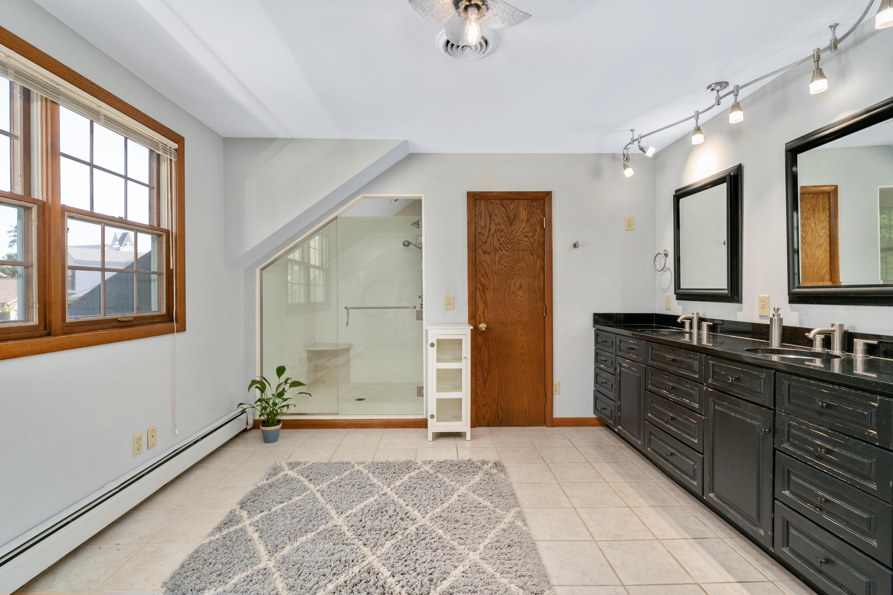 4012 Longhill Road Columbus, OH 43220 - Photo 32 of 70