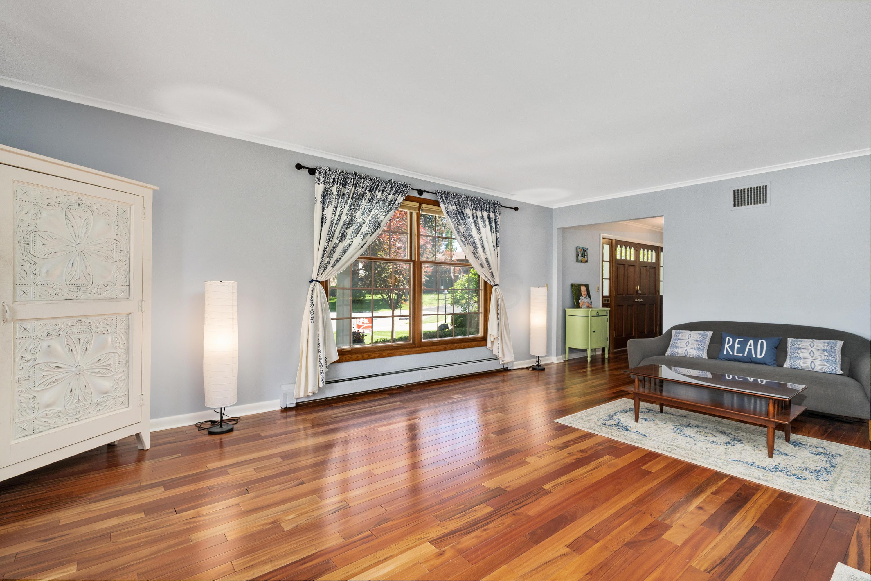 4012 Longhill Road Columbus, OH 43220 - Photo 4 of 70