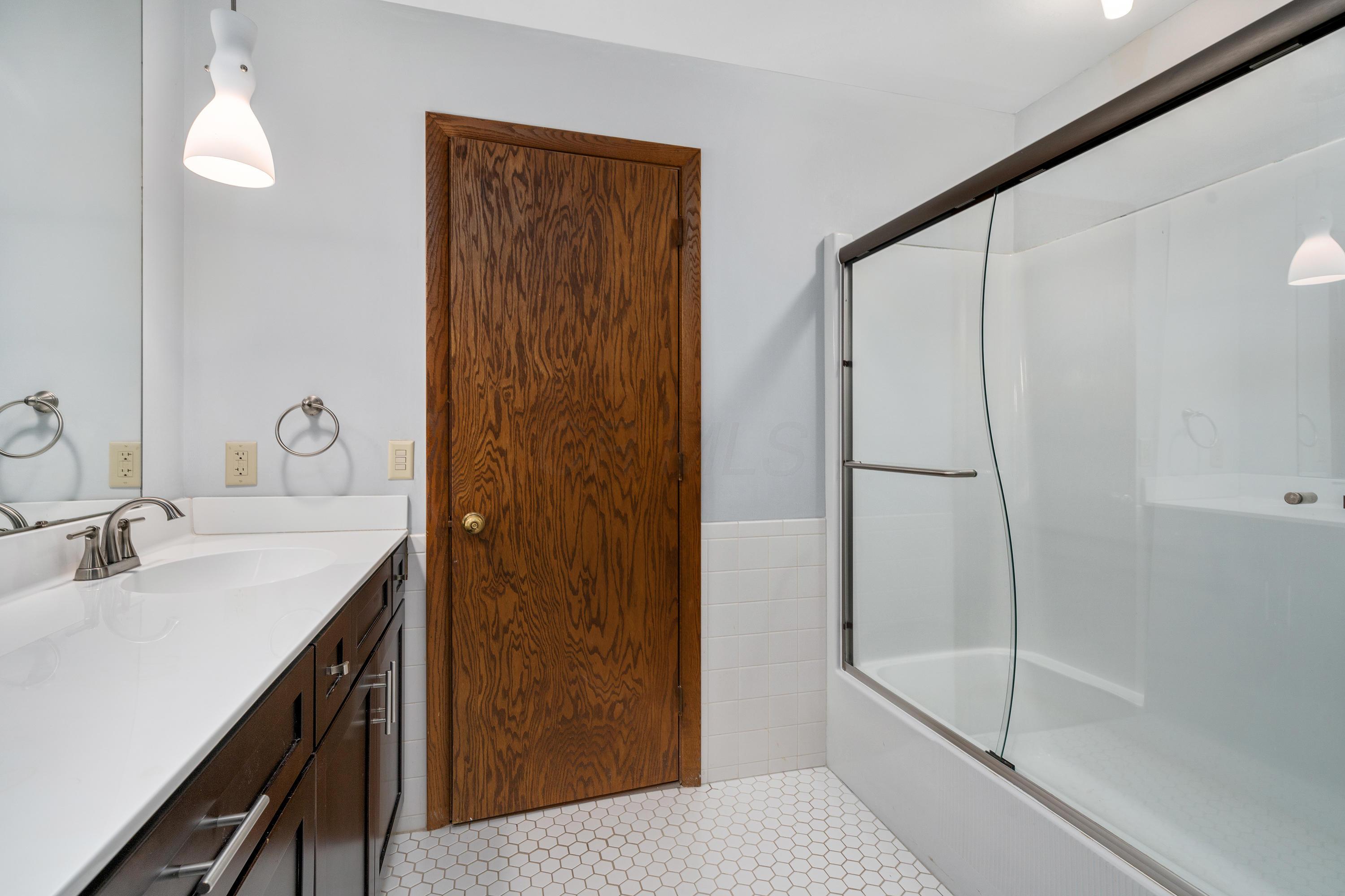 4012 Longhill Road Columbus, OH 43220 - Photo 44 of 70