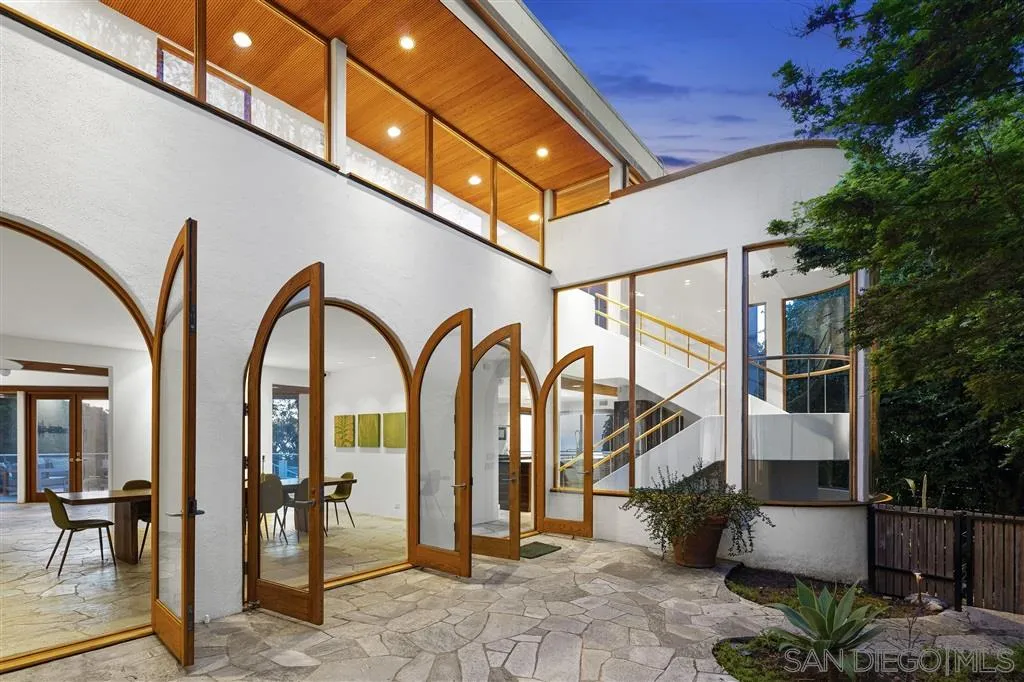 7510 Hillside Drive La Jolla, CA 92037 - Photo 13 of 25