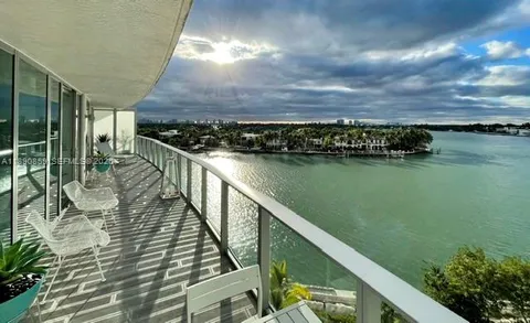 $1,995,000 | 6620 Indian Creek Drive, Unit PH711, Miami Beach, FL 33141