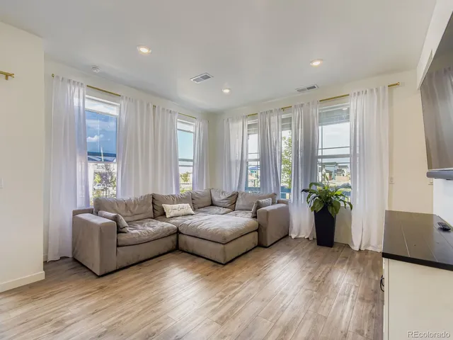 $419,000 | 625 Aspen Avenue, Bennett, CO 80102