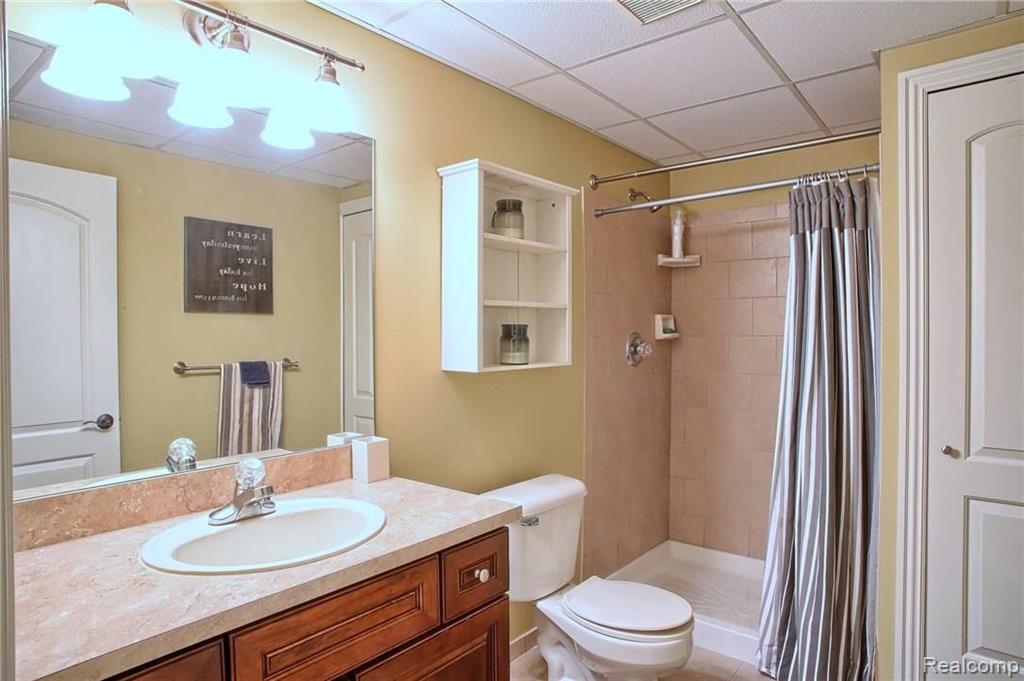 26019 Mariners Point New Baltimore, MI 48051 - Photo 17 of 21