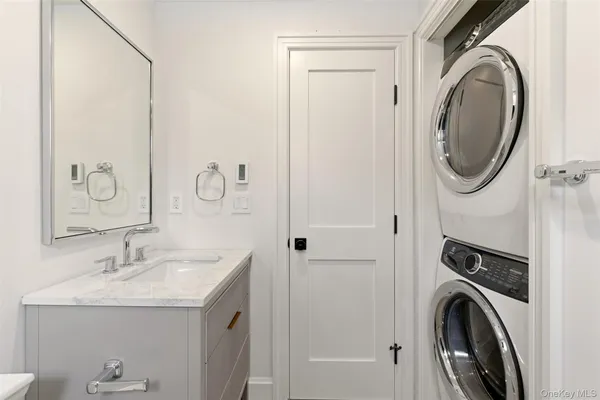 $5,800 | 98 Burt Avenue, Northport, NY 11768