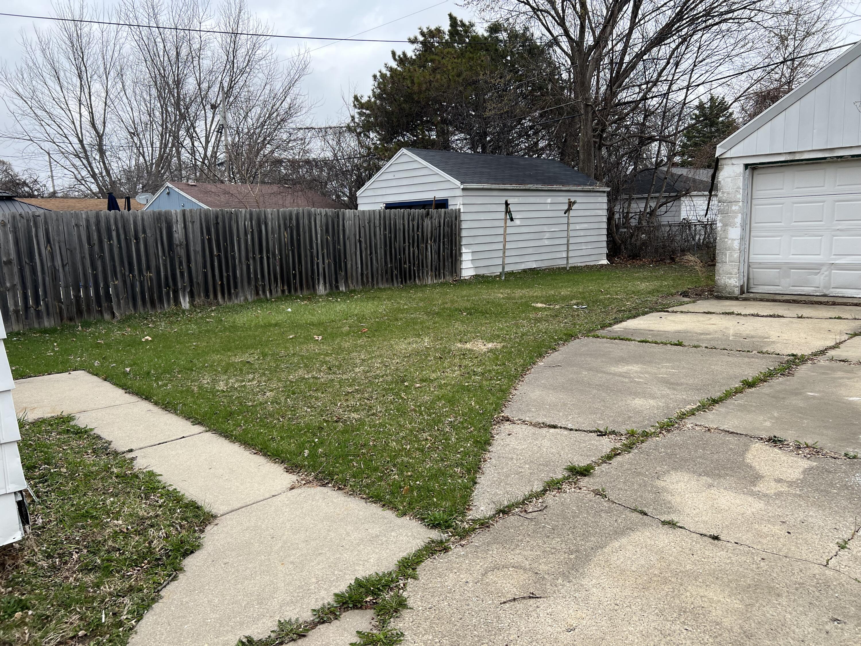 4614 North 44th Street Milwaukee, WI 53218 - Photo 5 of 18 Photo Apr 10 2026, 2 42 20 PM