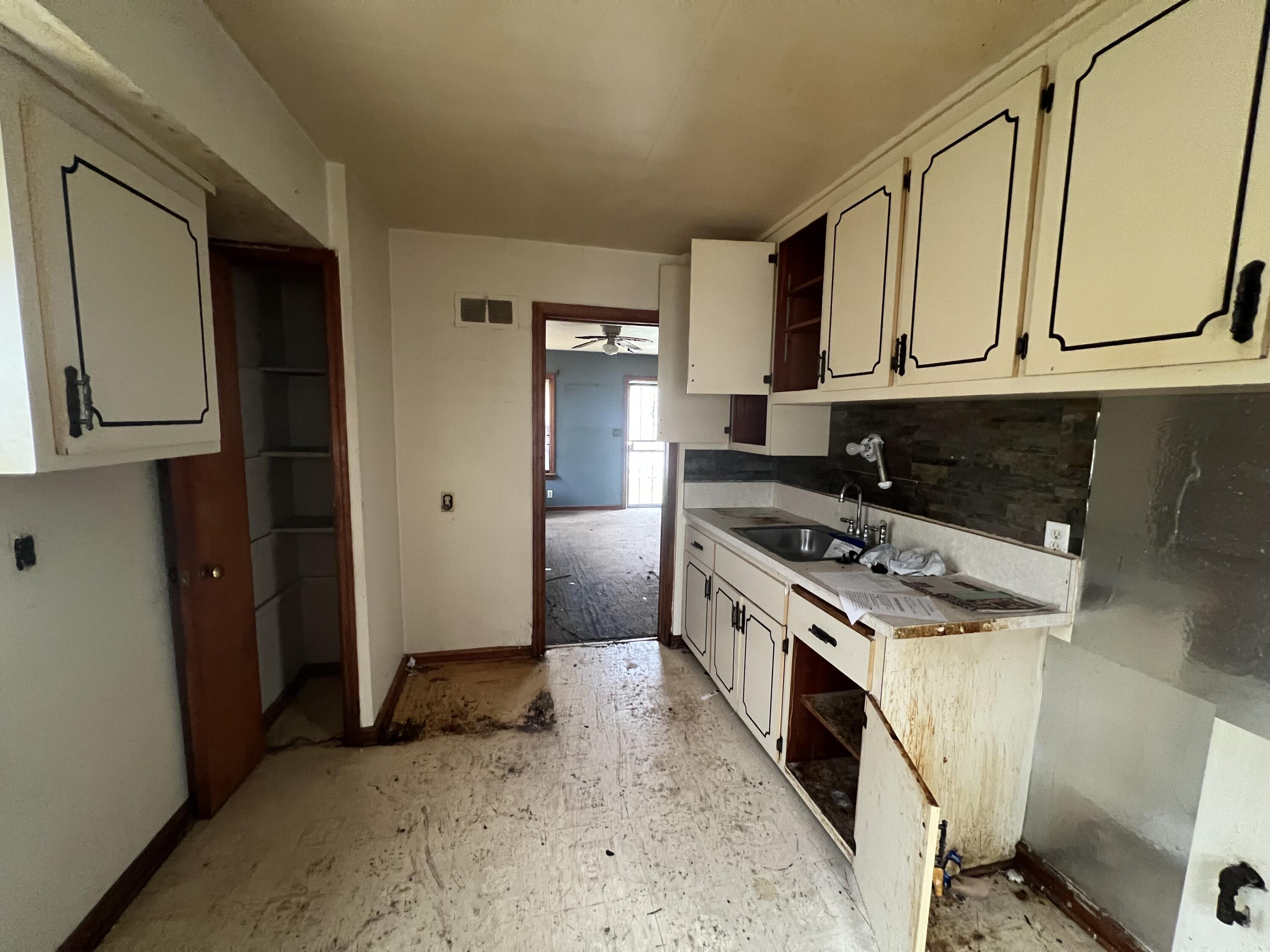 4614 North 44th Street Milwaukee, WI 53218 - Photo 10 of 18 Photo Apr 10 2026, 2 44 08 PM