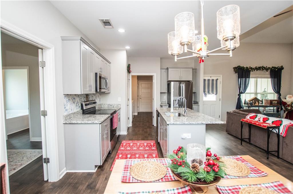 148 Chestnut Trail Commerce, GA 30529 - Photo 16 of 42