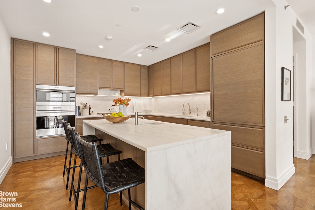 207 West 79th Street, Unit 5A Manhattan, NY 10024 - Photo 2 of 11