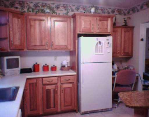 565 Freeport Road Freeport, PA 16229 - Photo 3 of 7 Kitchen.