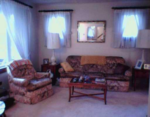 565 Freeport Road Freeport, PA 16229 - Photo 5 of 7 Living Room.