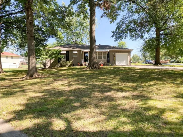 $182,500 | 713 North Osage Trail, Independence, MO 64056