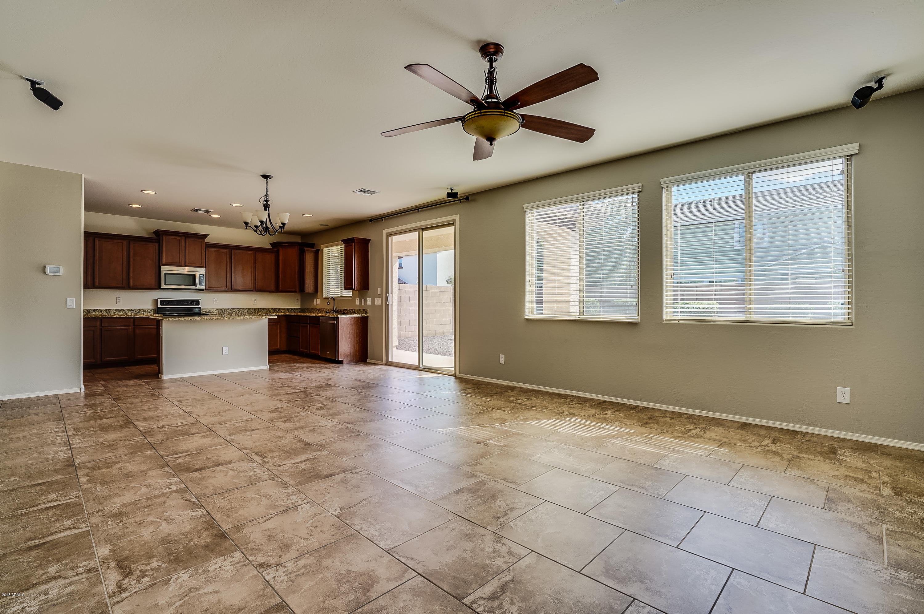 3335 East Rochelle Street Mesa, AZ 85213 - Photo 9 of 26 Rochelle-11