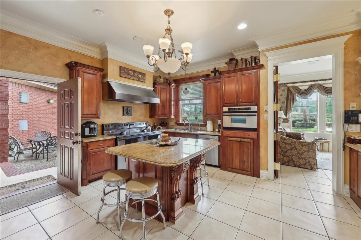 7510 Shadow Creek Beaumont, TX 77707 - Photo 11 of 48