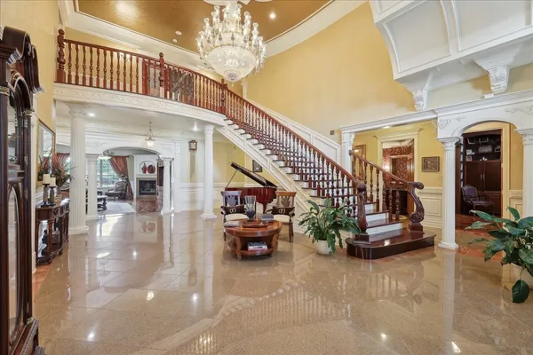 a view of a livingroom with furniture