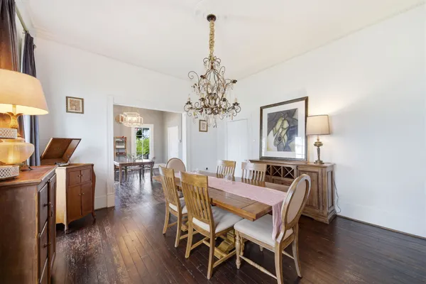 $850,000 | 705 College Street, Montgomery, TX 77356