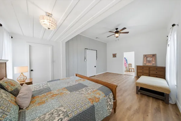 $850,000 | 705 College Street, Montgomery, TX 77356