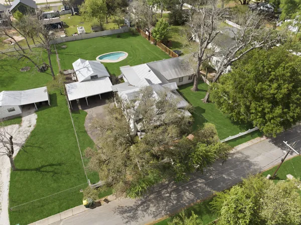 $850,000 | 705 College Street, Montgomery, TX 77356